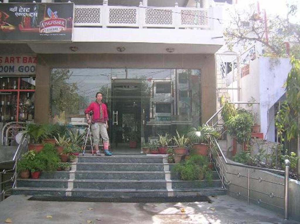 Hotel Dawat Palace Агра Екстериор снимка
